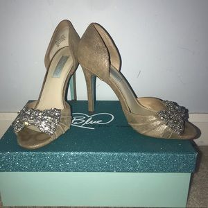 Betsy Johnson champagne peep-toes with glitzy bow